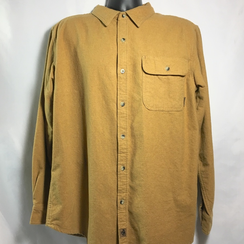 Legendary Whitetails Men’s Large Button Up Shirt